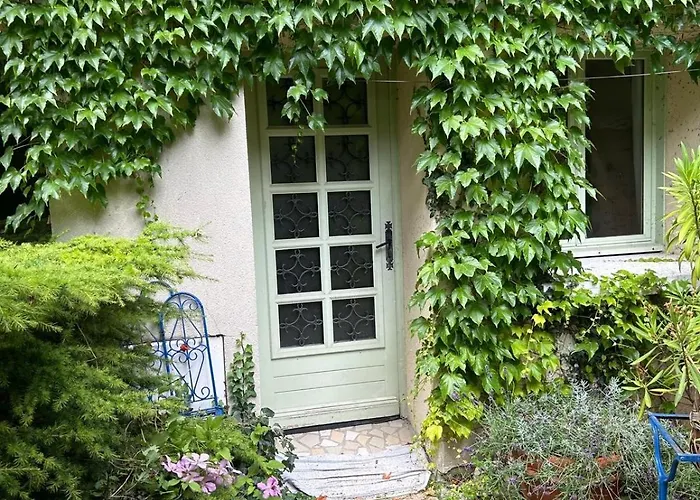 Maison De Ville Arboree Avec Cachet